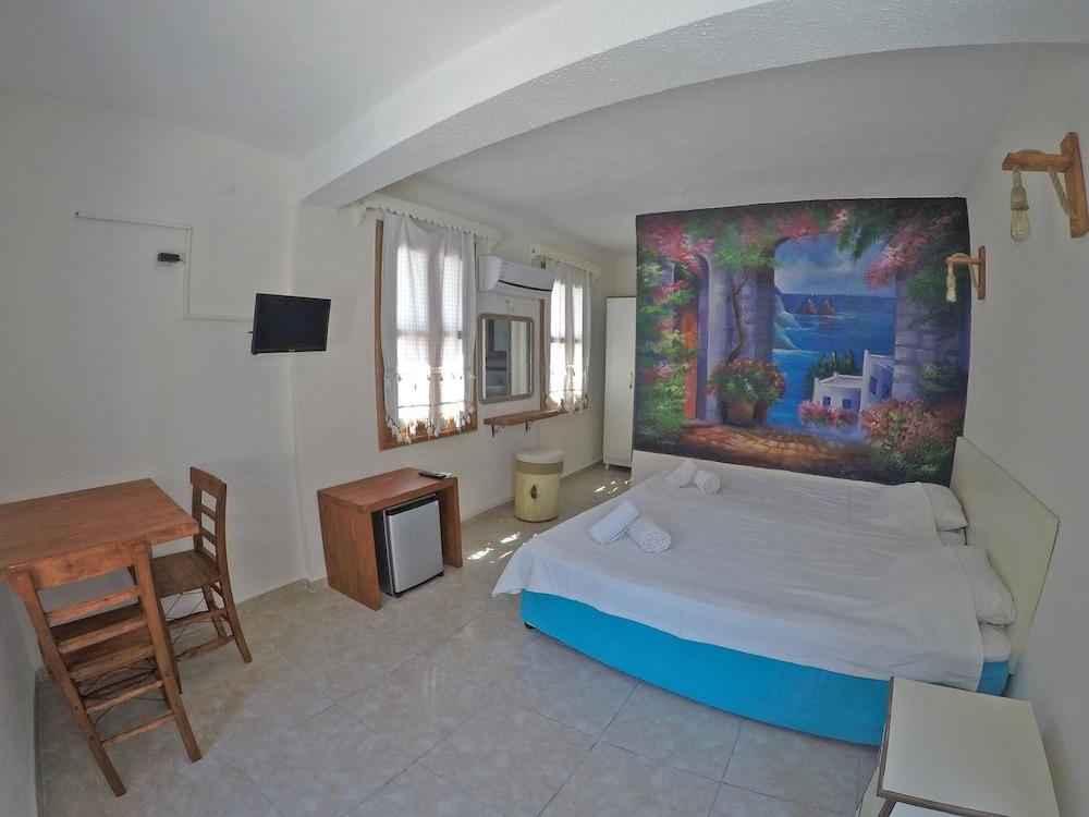 Hakan Hotel Bitez Bagian luar foto