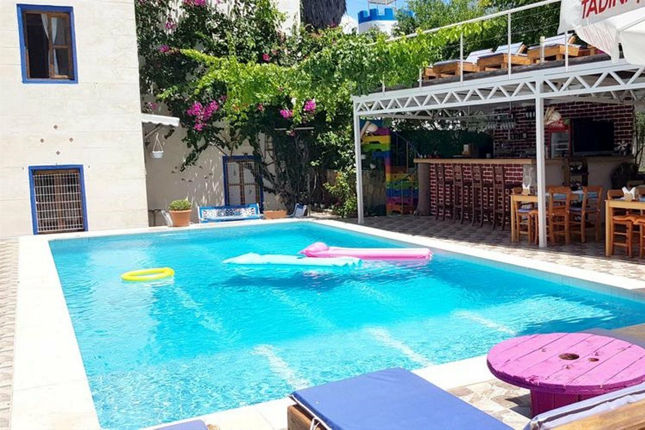 Hakan Hotel Bitez Bagian luar foto